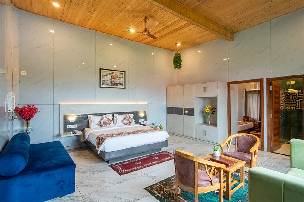 Sky View Glass Suite